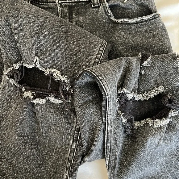 Abercrombie & Fitch Women’s Skinny Ripped Jeans - Picture 2 of 4